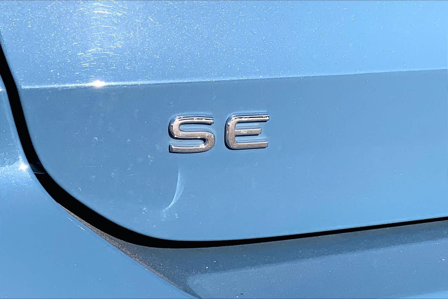 Used 2026 Monterey Blue Pearl Volkswagen SE image 31