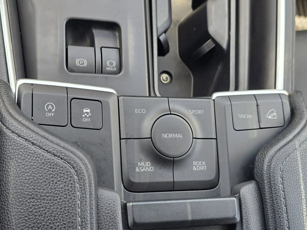 Used 2024 Wind Chill Pearl Toyota XLE image 8