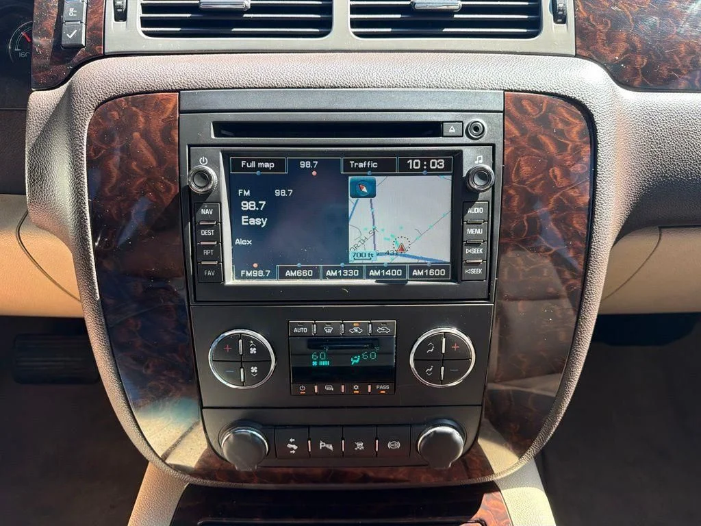 Used 2011 White GMC Denali image 35