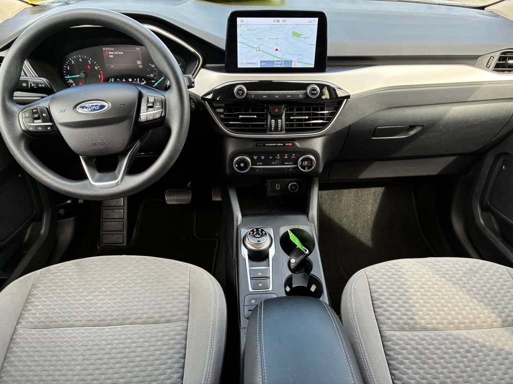 Used 2020  Ford SE image 11