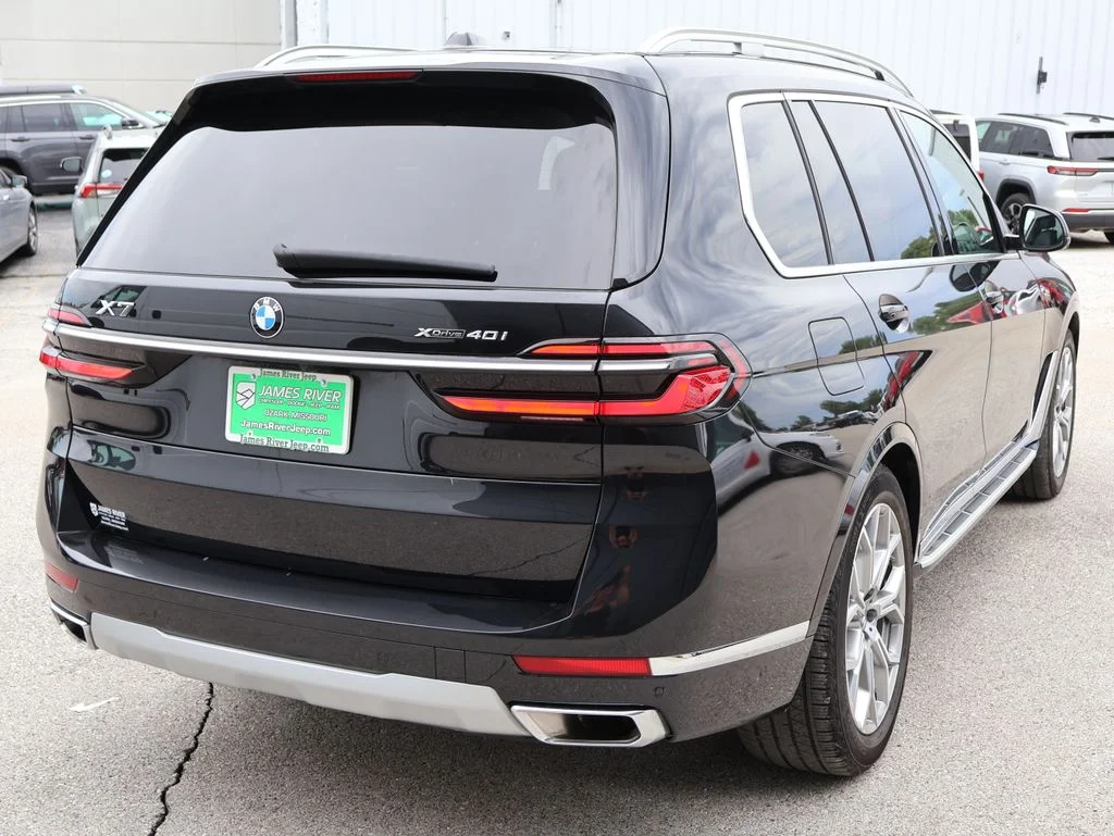 Used 2025 Black BMW xDrive40i image 5