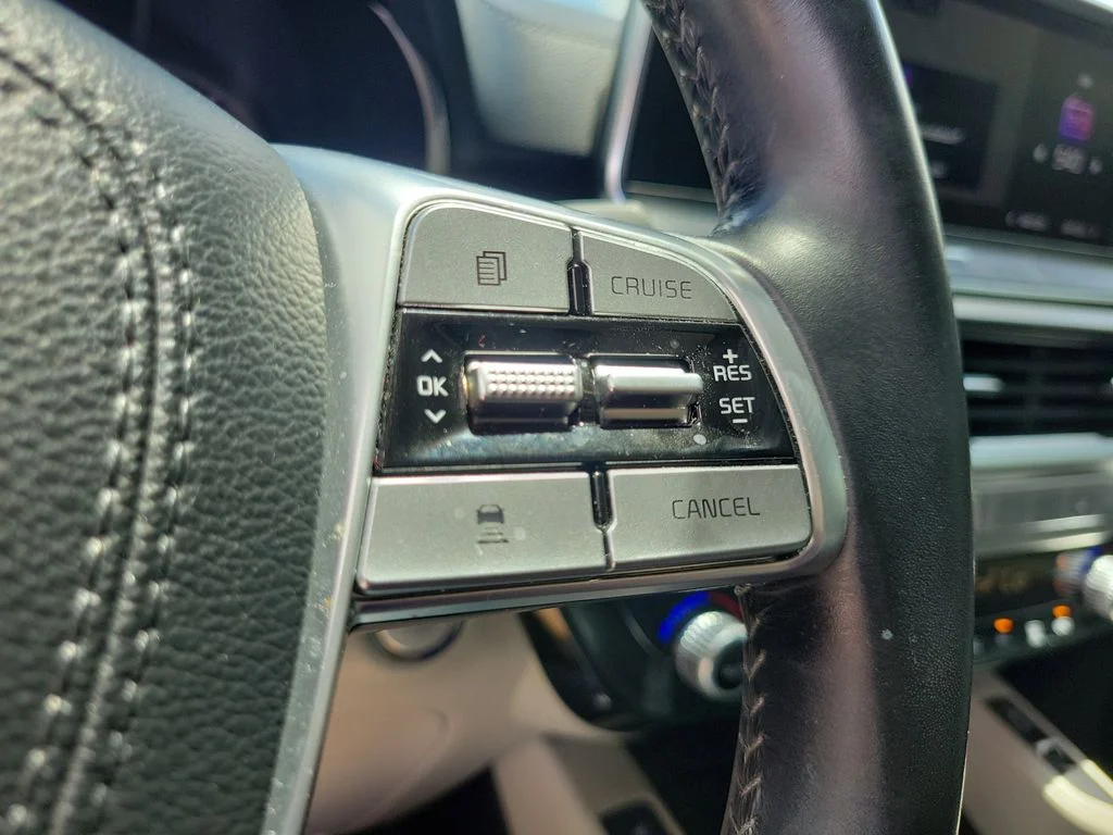 Used 2022 Glacial White Pearl Kia S image 20