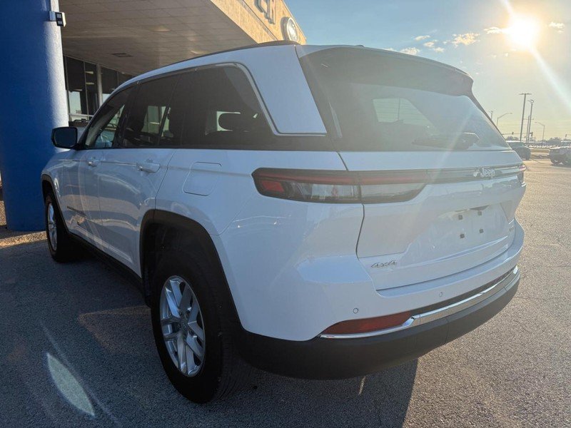Used 2025 Bright White Clearcoat Jeep Laredo X 4x4 image 2