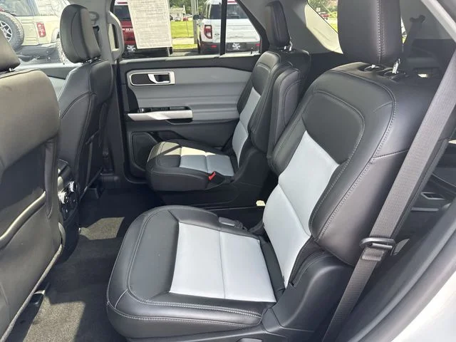 Certified Used 2023 White Metallic Ford XLT image 27