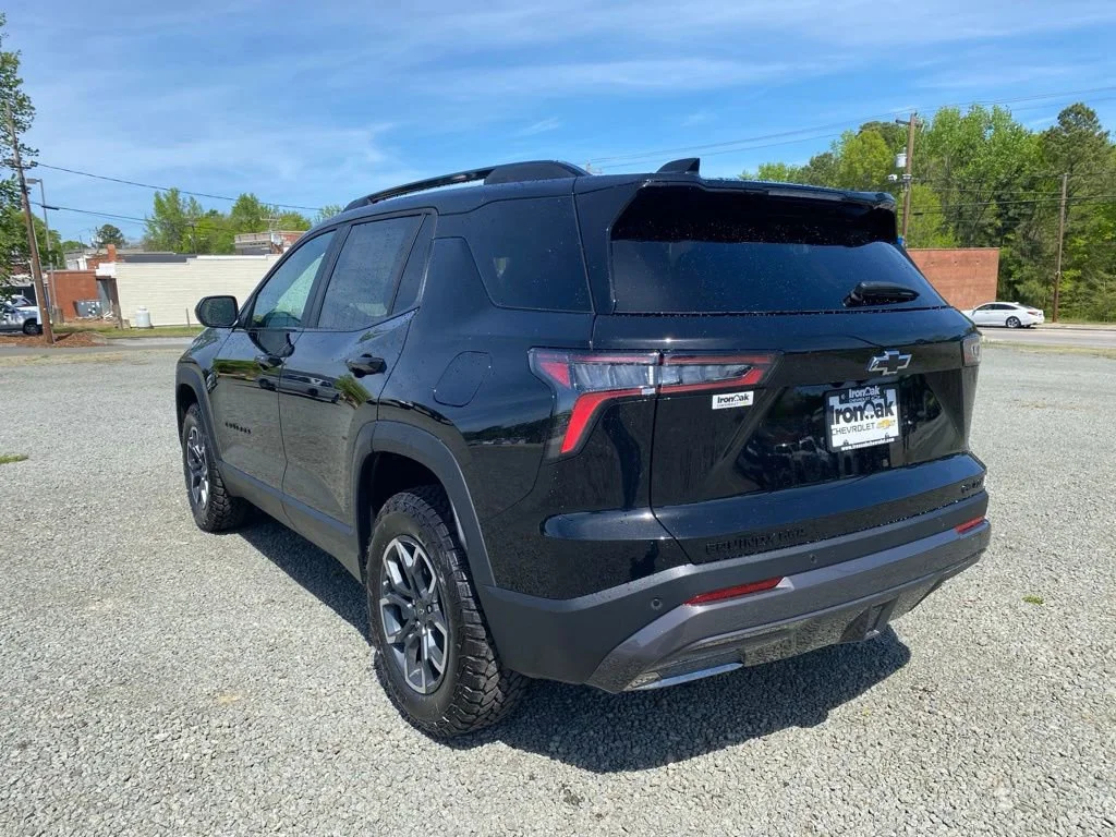 New 2026 Mosaic Black Metallic Chevrolet ACTIV image 5