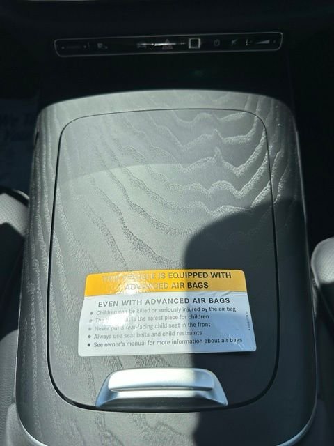 New 2026 MANUFAKTUR Moonlight White Metallic Mercedes-Benz E 450 image 31