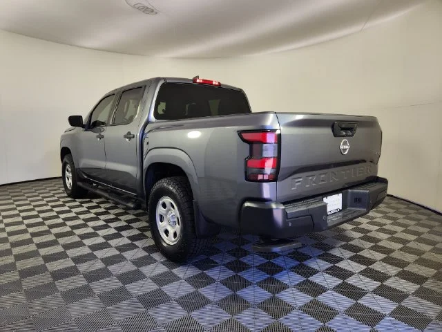 Used 2023 Gray Nissan S image 3