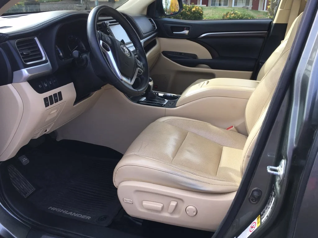Used 2015 Green Toyota Limited image 4