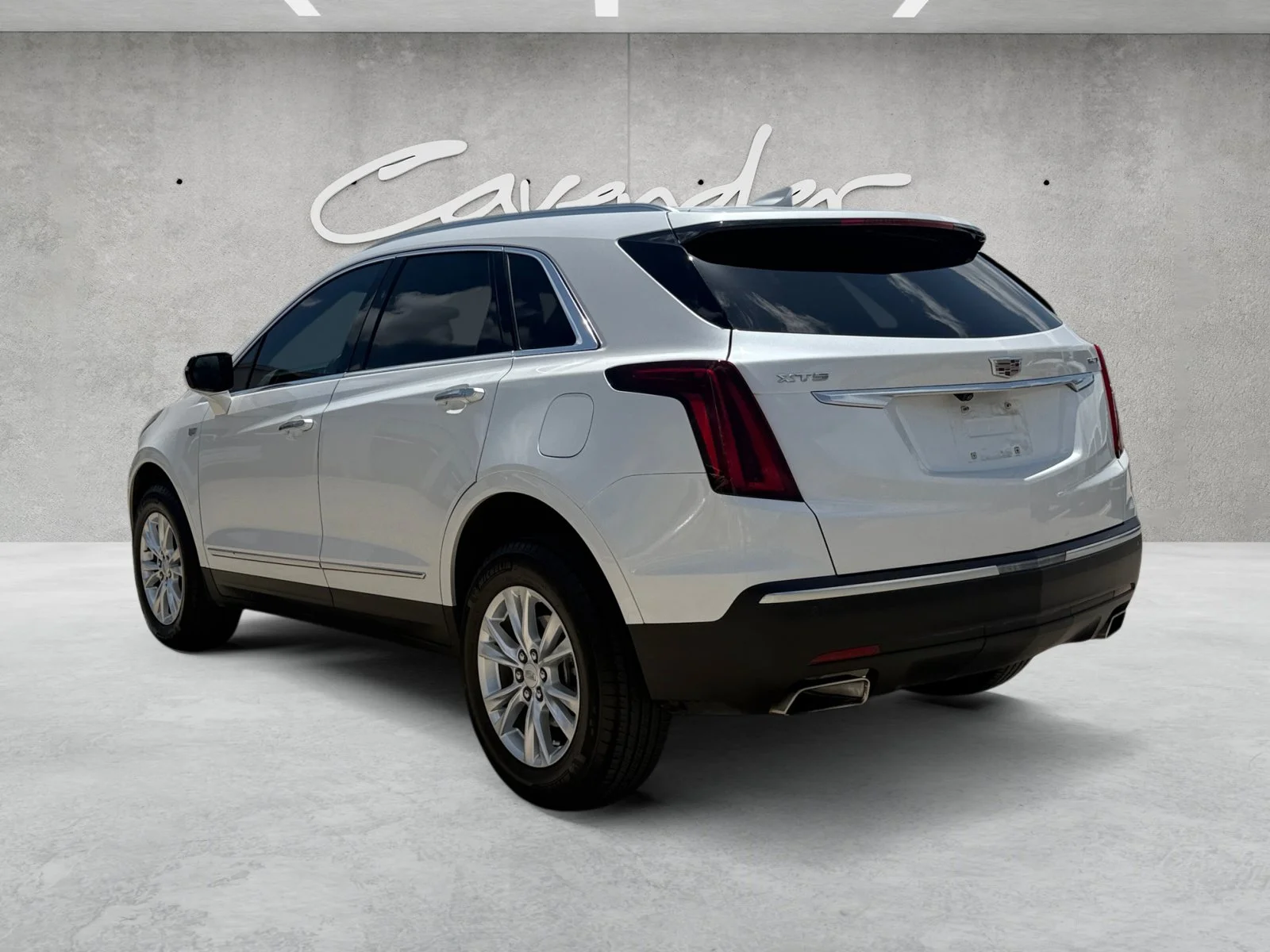 Certified Used 2023 Crystal White Tricoat Cadillac Luxury image 14