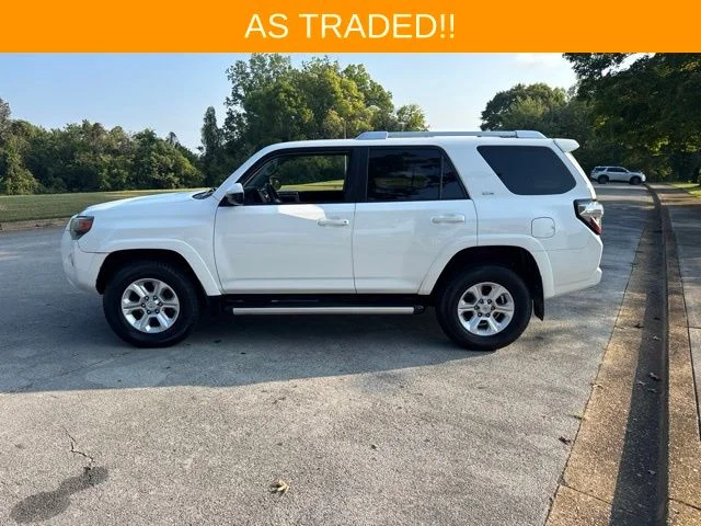 Used 2016 White Toyota SR5 image 4