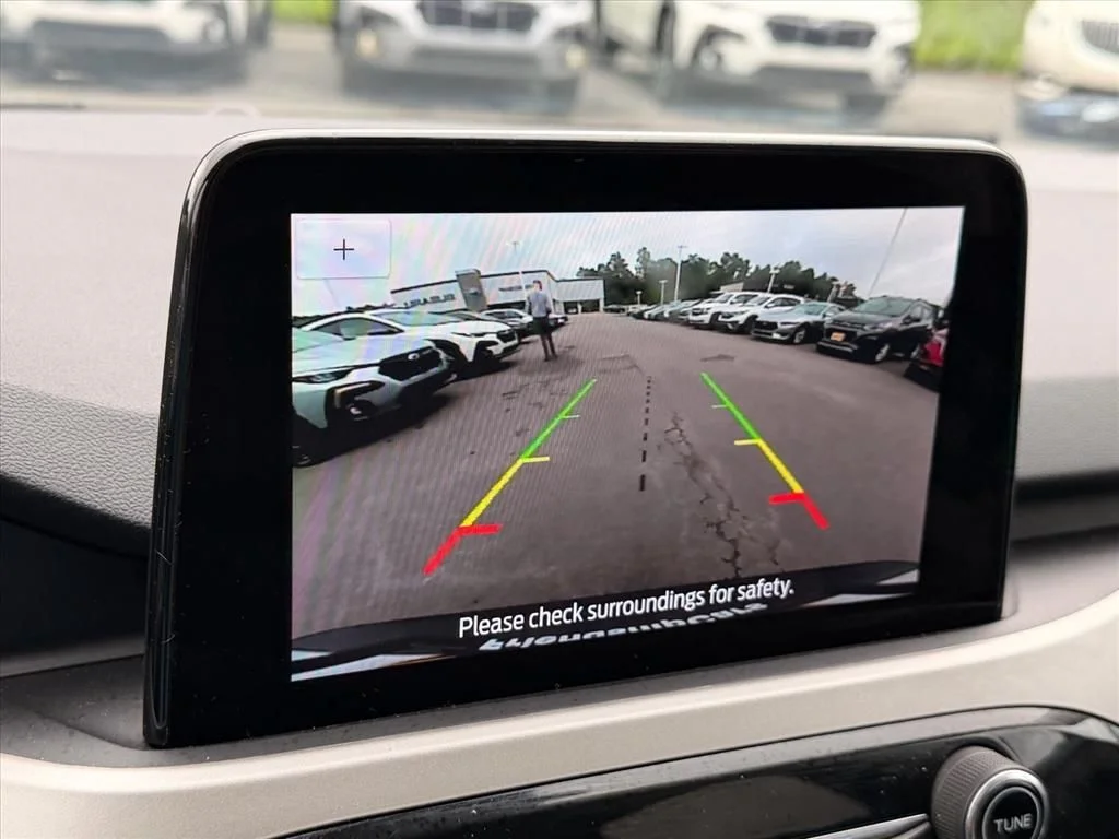 Used 2022 White Ford SE image 28
