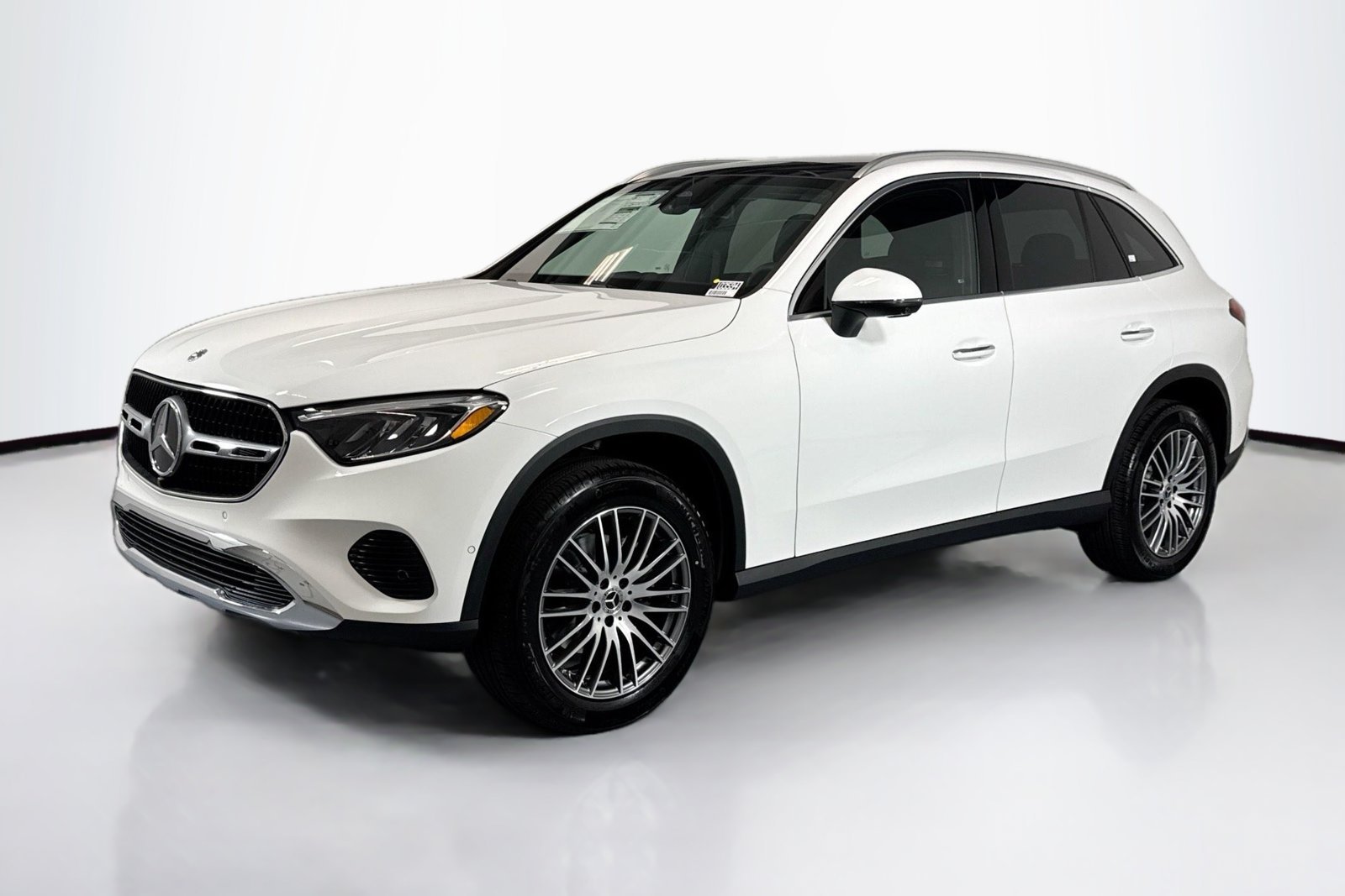 New 2026 Polar White Mercedes-Benz GLC 300 image 1