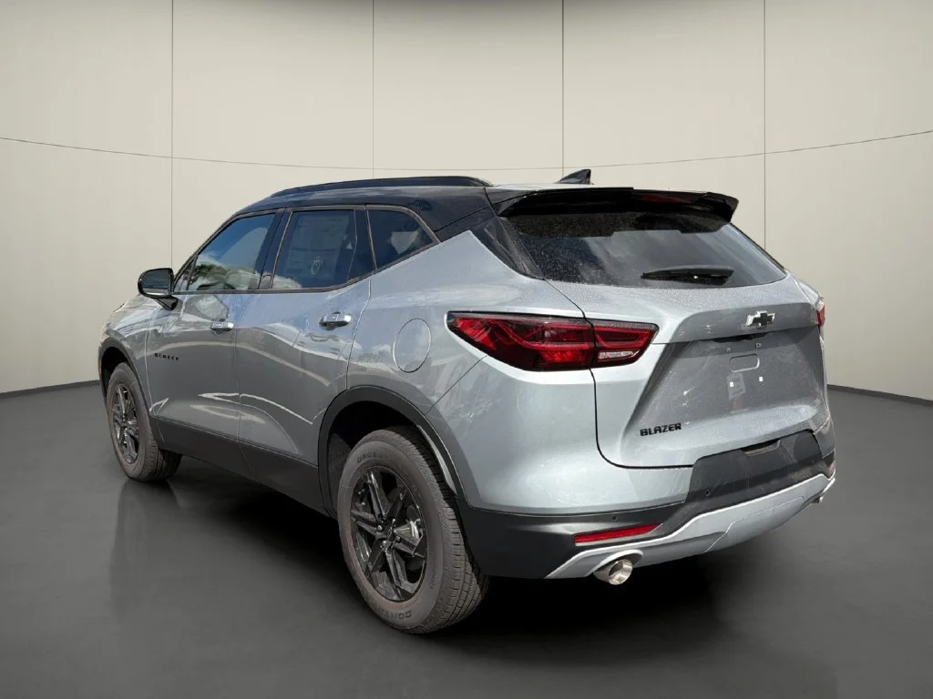 New 2026 Sterling Gray Metallic Chevrolet 2LT image 5