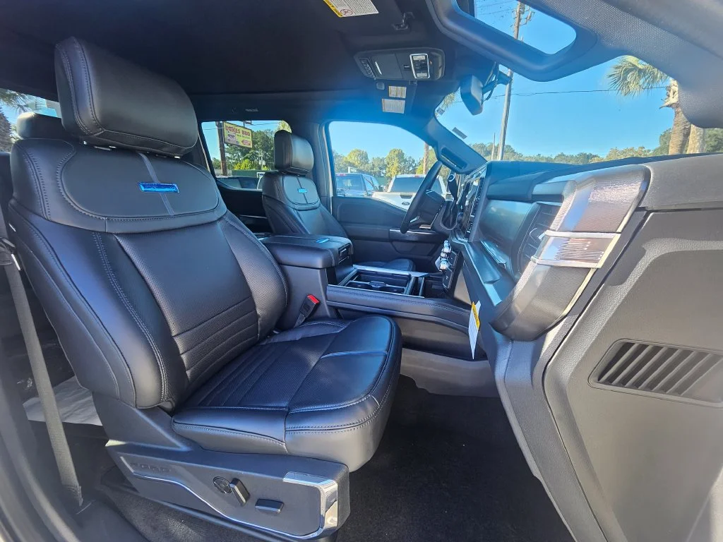 New 2027 White Ford Platinum image 30