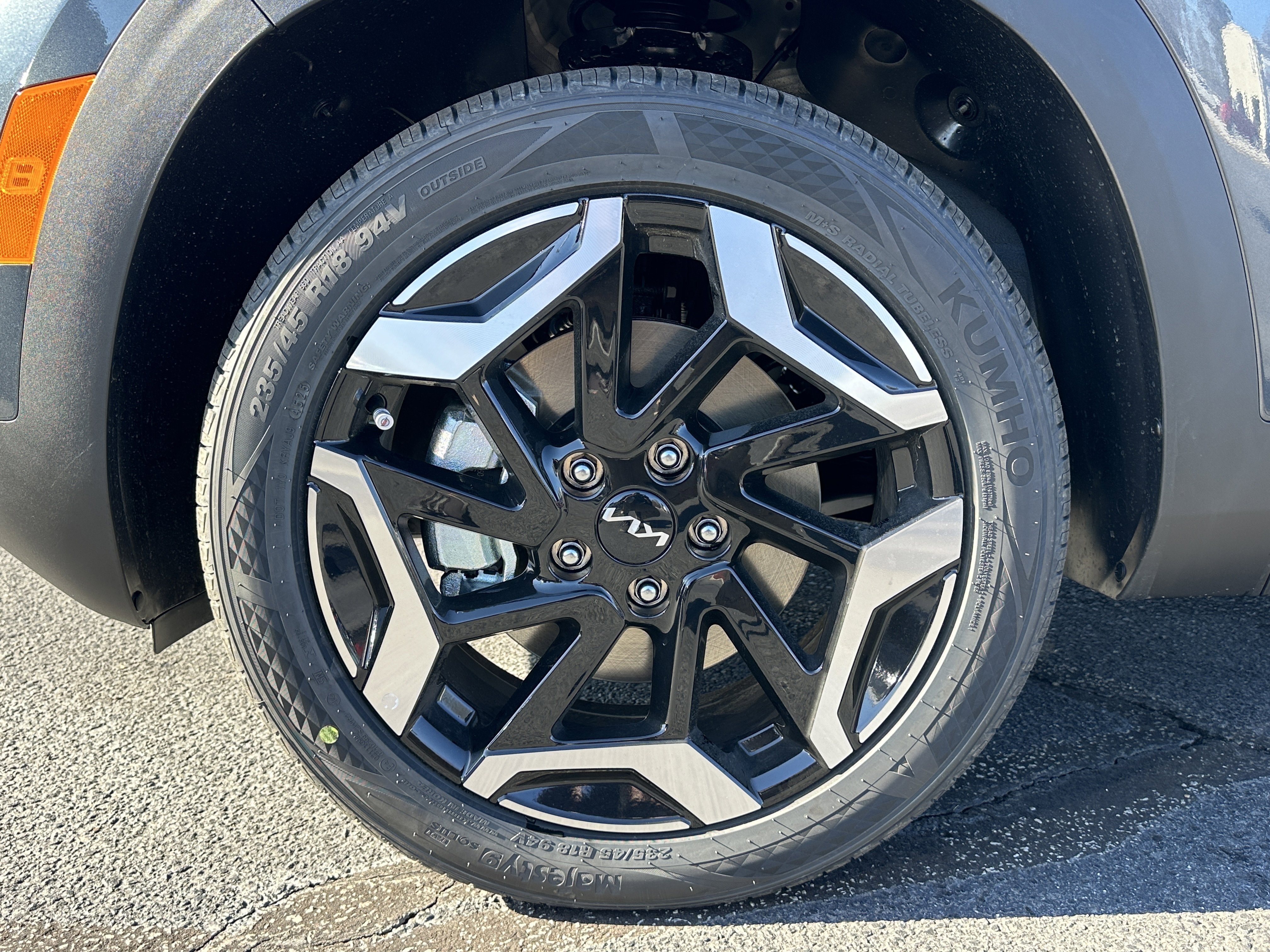 New 2026 Gravity Gray Kia SX image 12