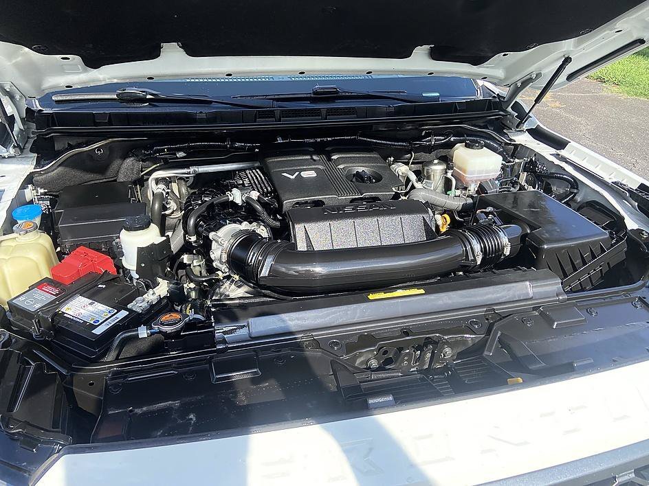 Used 2023 Glacier White Nissan SV image 18