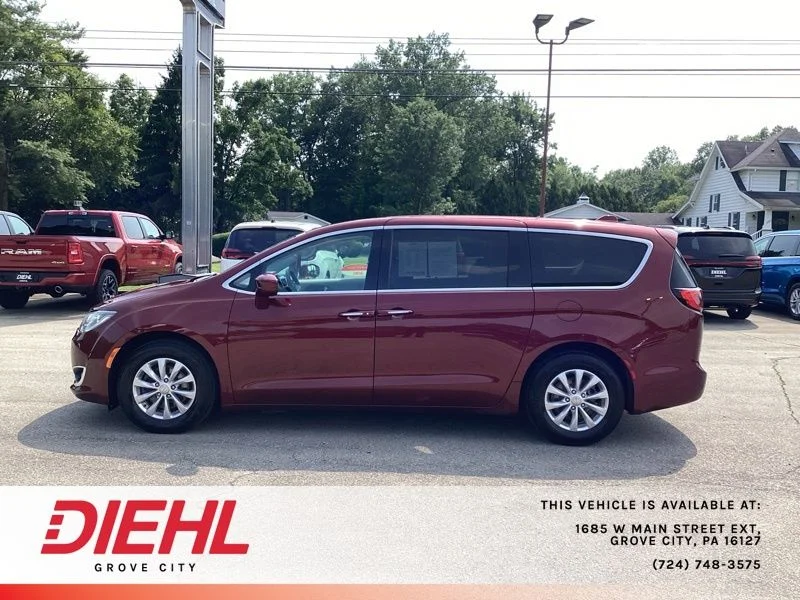 Used 2019 Red Chrysler Touring Plus image 4