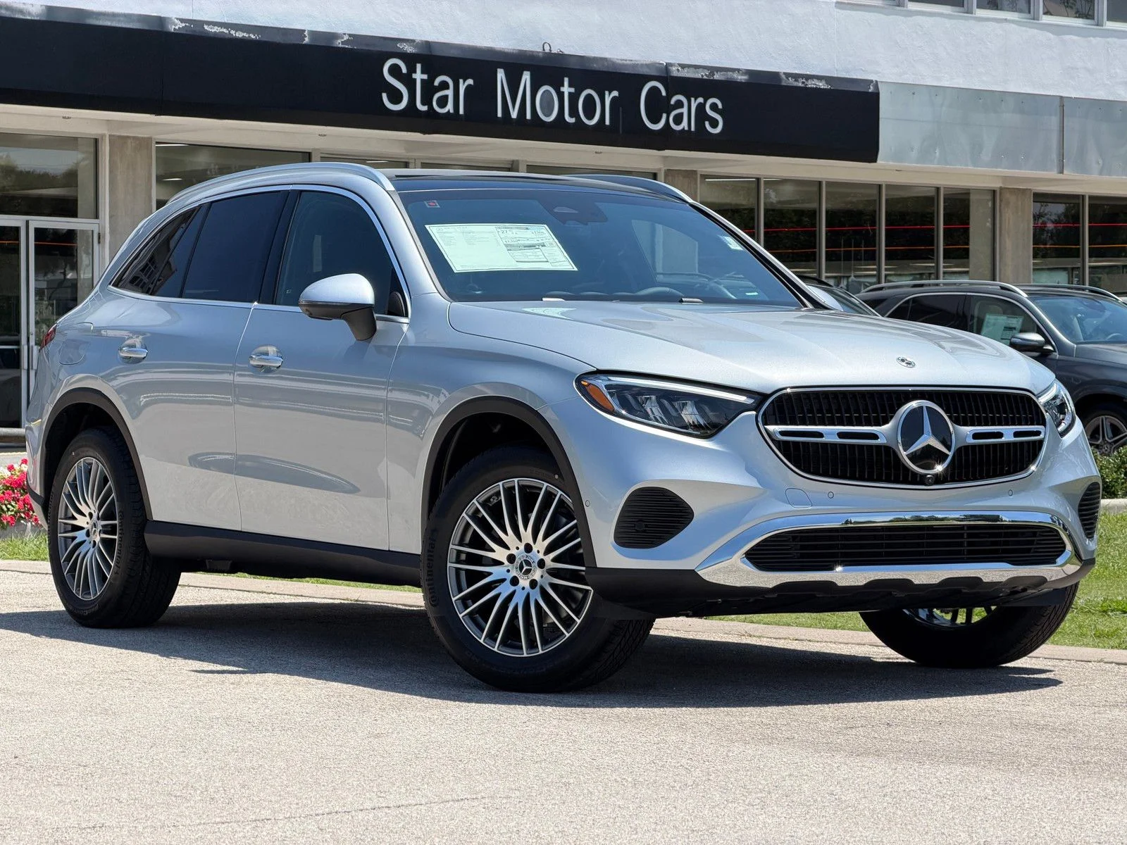 2026 Mercedes-Benz GLC GLC 300's photo