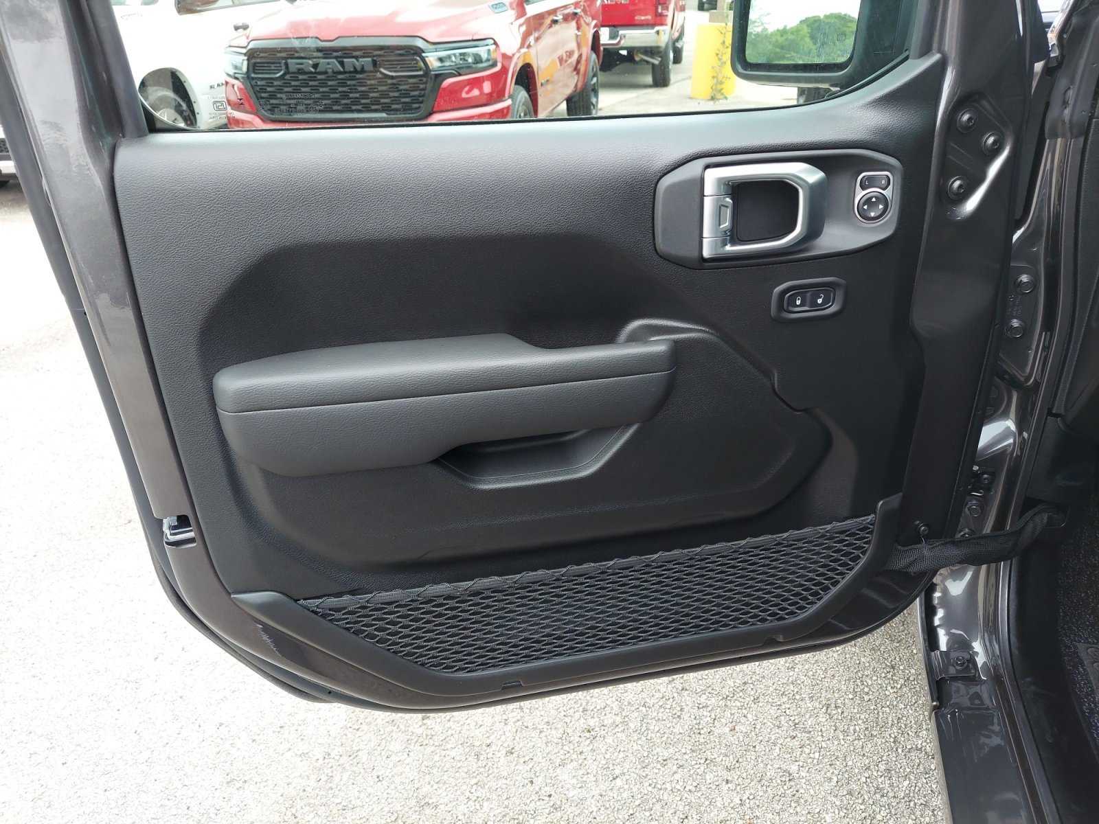 New 2026 Granite Crystal Metallic Clearcoat Jeep 85th Anniversary image 28