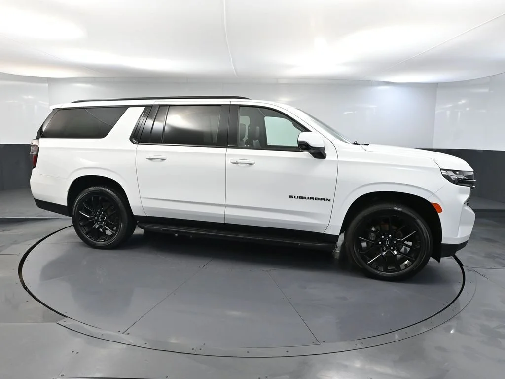 Used 2022 White Chevrolet RST image 4