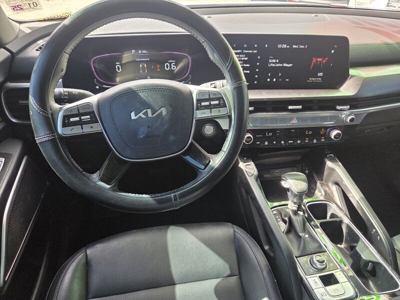 Used 2023 White Kia S image 21
