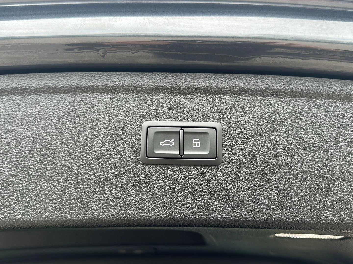 Used 2023 Manhattan Gray Metallic Audi Premium image 21