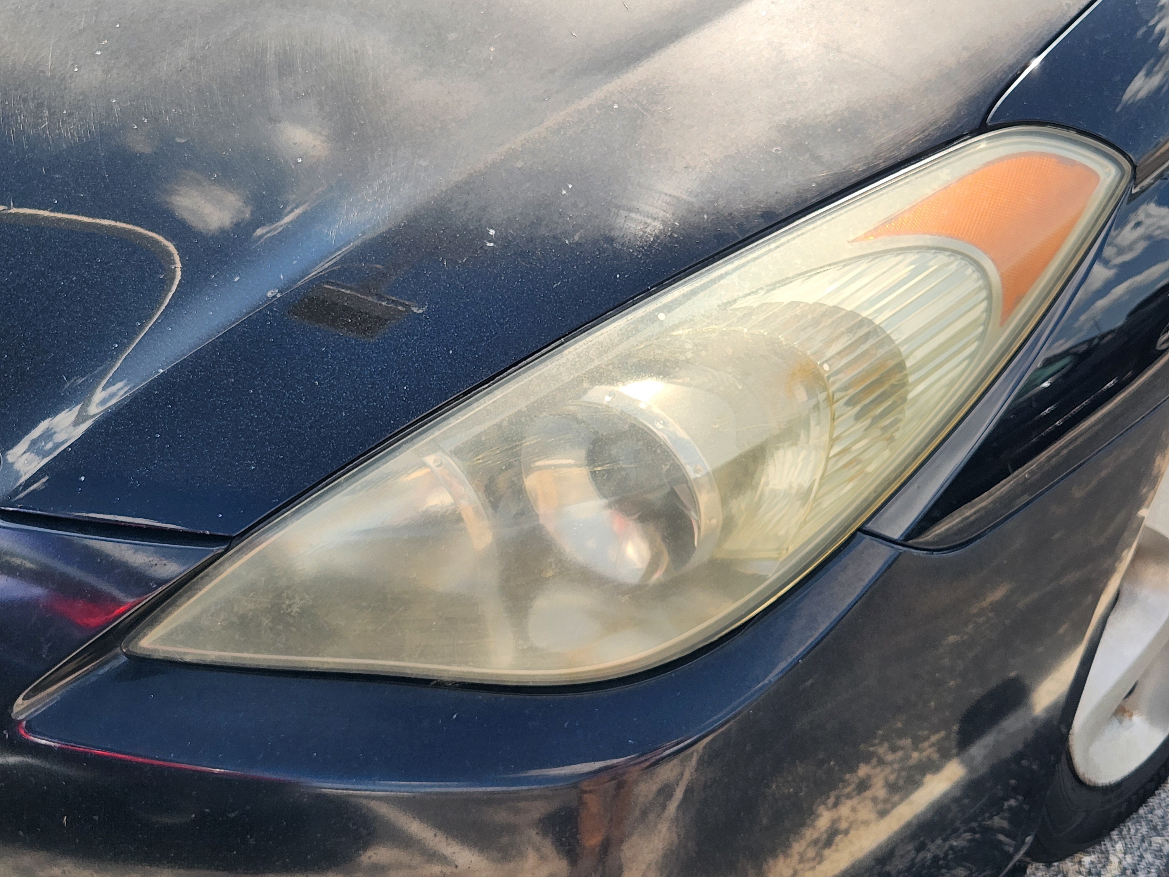 Used 2005 Black Toyota SLE V6 image 3