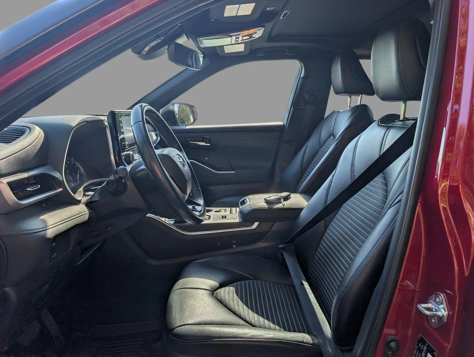 Used 2022 Ruby Flare Pearl Toyota XSE image 18