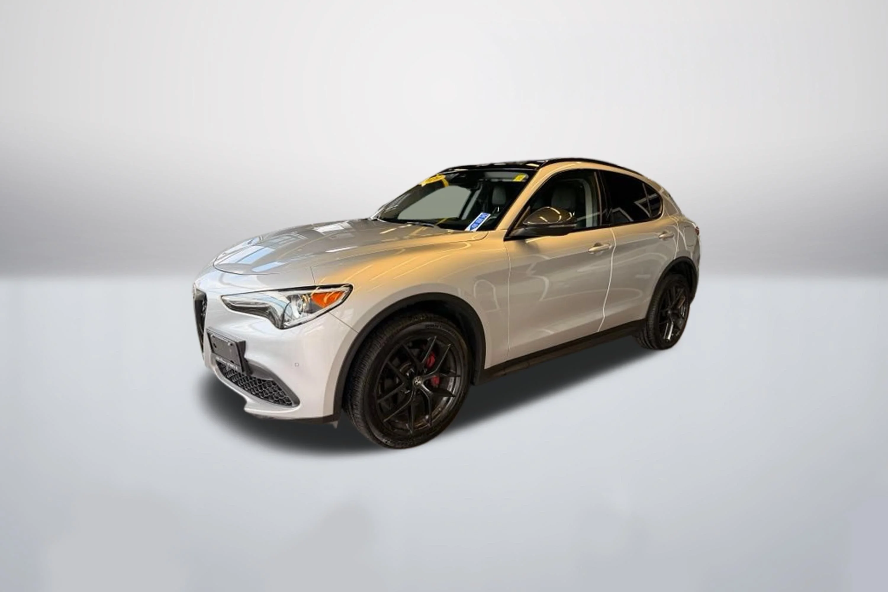Used 2020 Silverstone Gray Metallic Alfa Romeo Base image 1