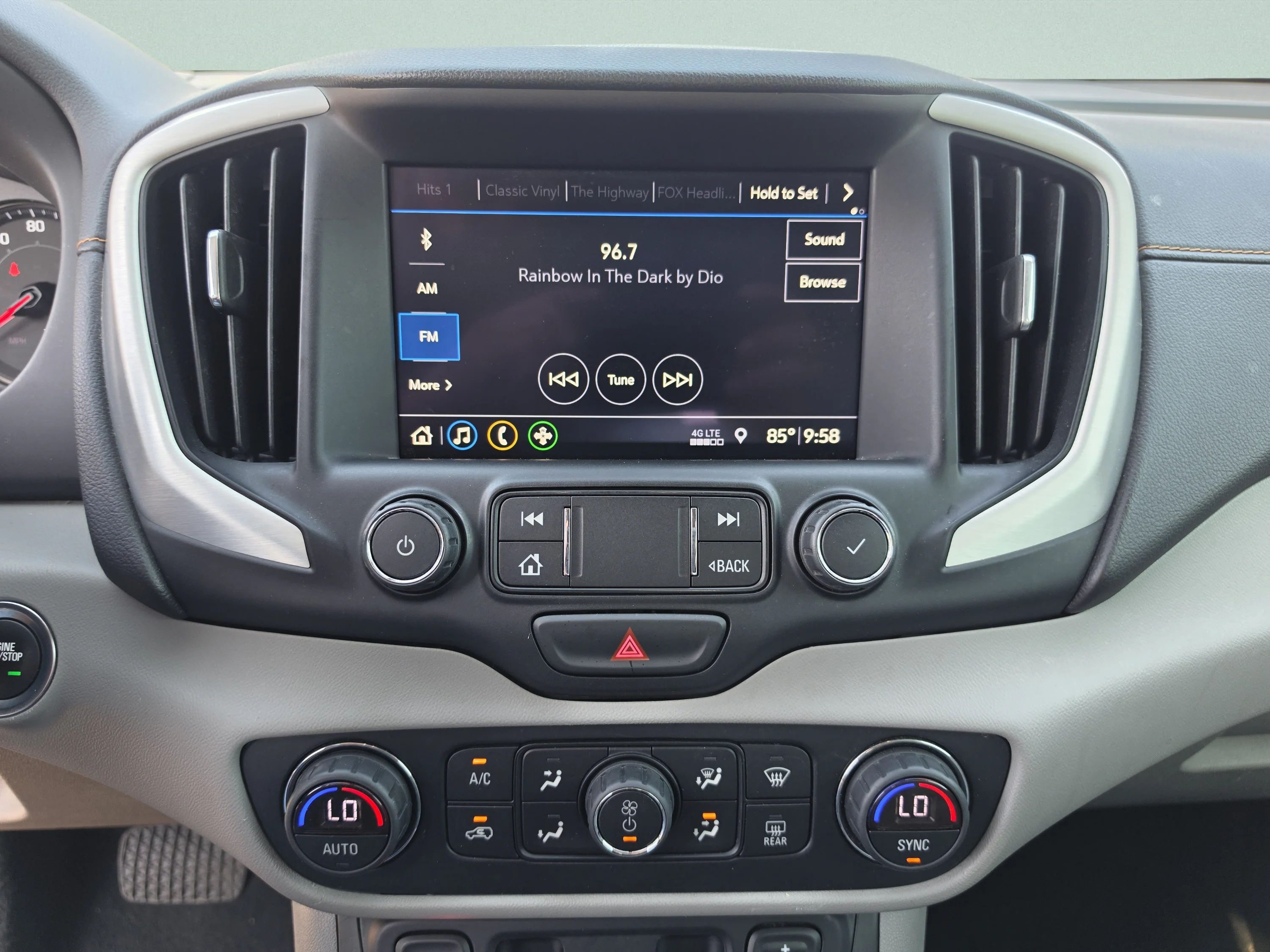 Used 2020 Blue Emerald Metallic GMC SLT image 27