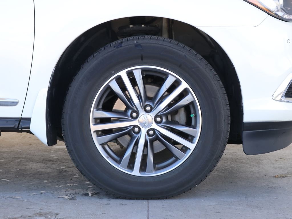 Certified Used 2017 White INFINITI Base image 15