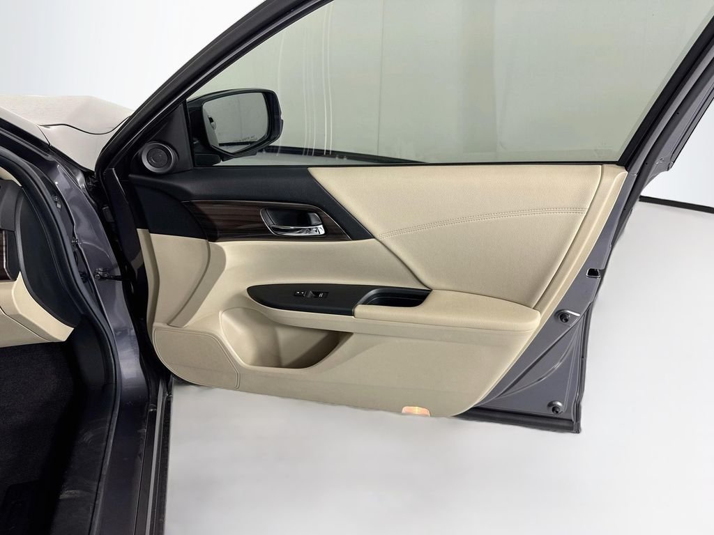 2017 Honda Accord Hybrid - Photo 25