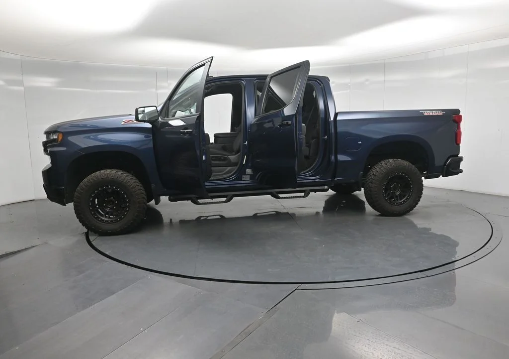 Used 2020 Blue Chevrolet LT Trail Boss image 36