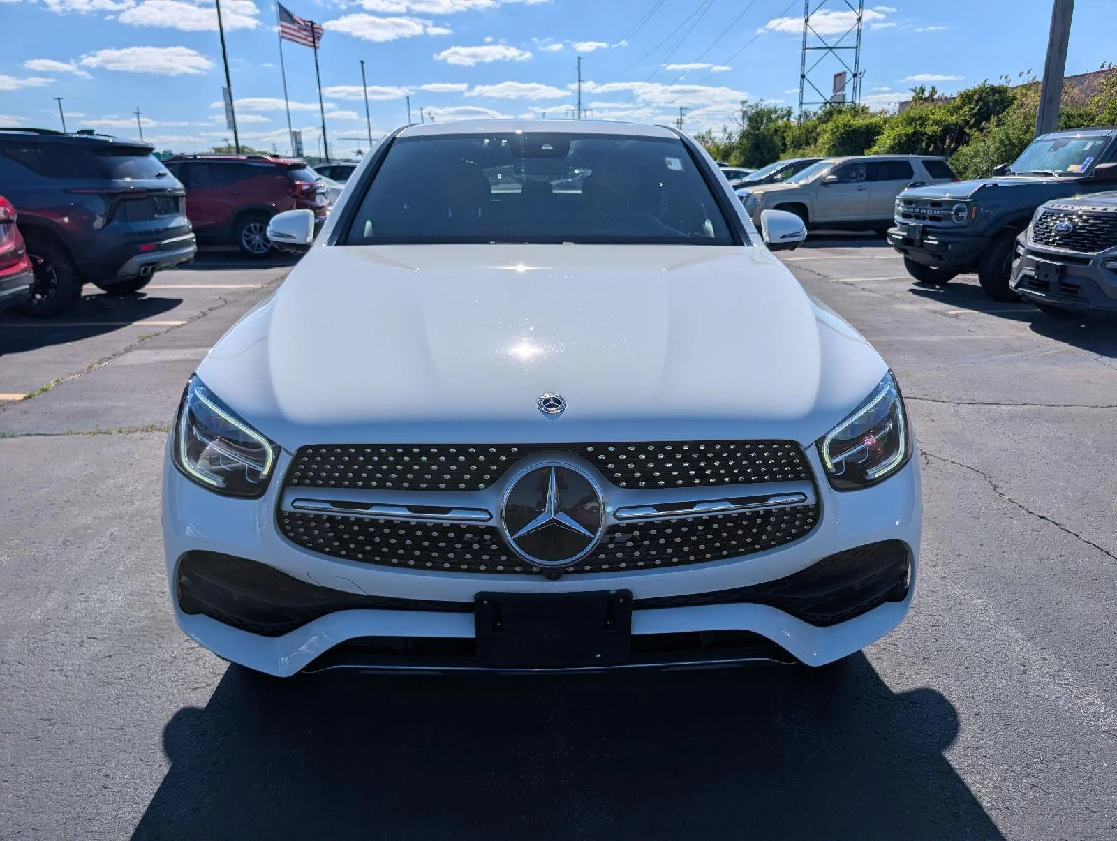 Used 2023  Mercedes-Benz GLC 300 image 2
