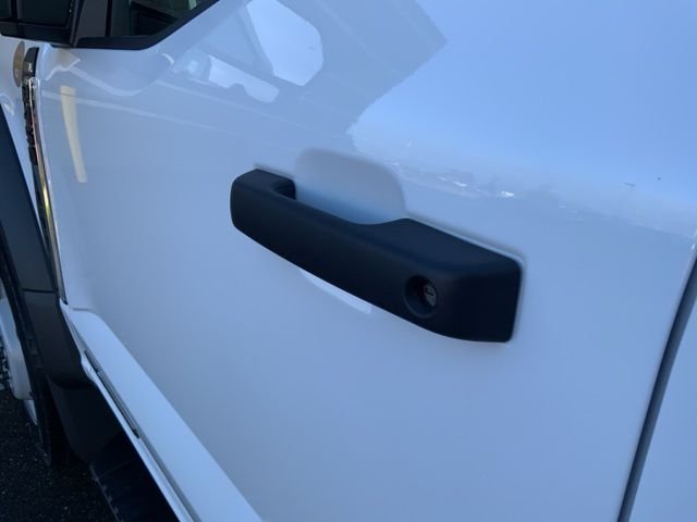 2024 Ford F-450 Super Duty Chassis Cab XL - Photo 8