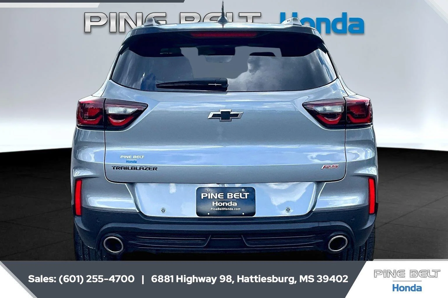 Used 2025 Sterling Gray Metallic Chevrolet RS image 4