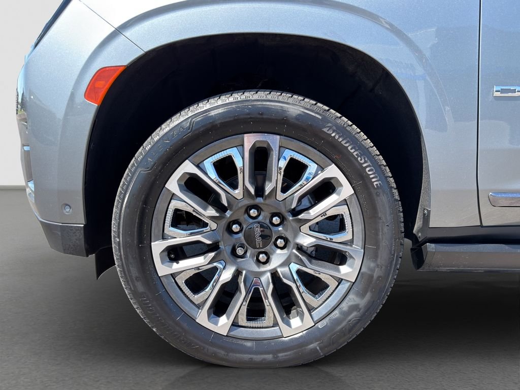 Used 2023 Silver GMC Denali Ultimate image 21