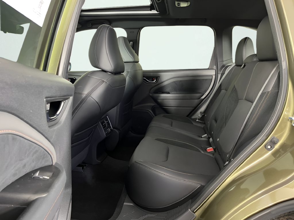 Used 2026 Green Metallic Subaru Touring image 10