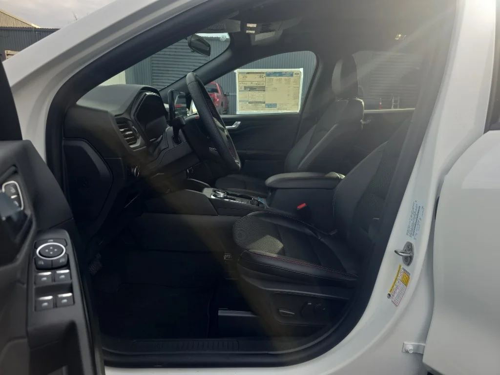 New 2026 star white metallic tri-coat Ford ST-Line image 13