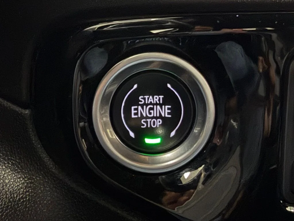 Used 2025 Black GMC SLT image 22