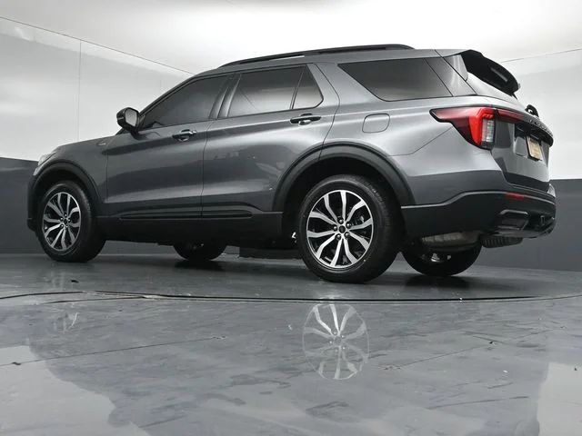 Certified Used 2025 Carbonized Gray Metallic Ford ST-Line image 38