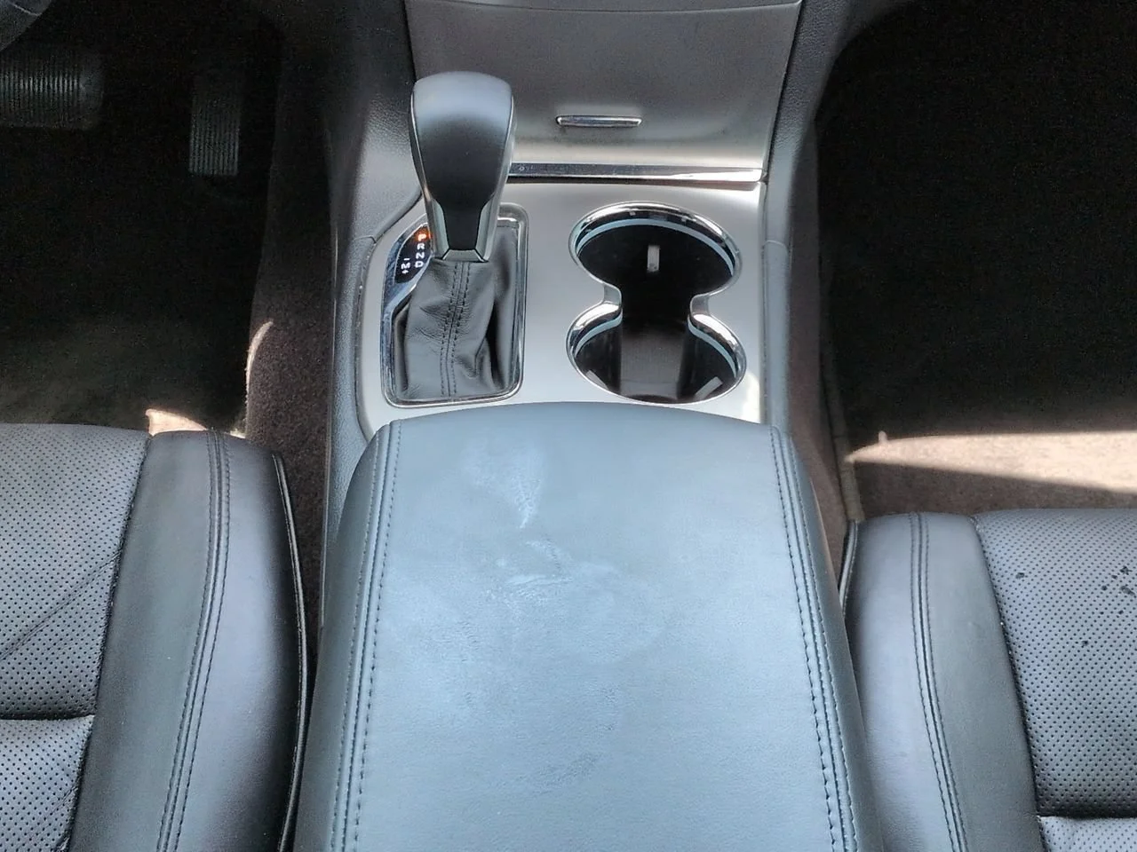 Used 2018 Bright White Clearcoat Jeep Overland image 19
