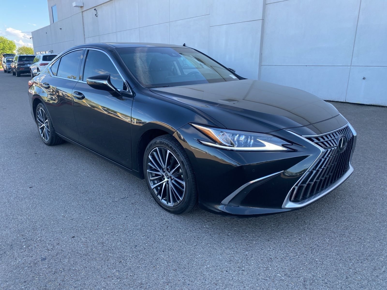 2024 Lexus ES 300h photo 3