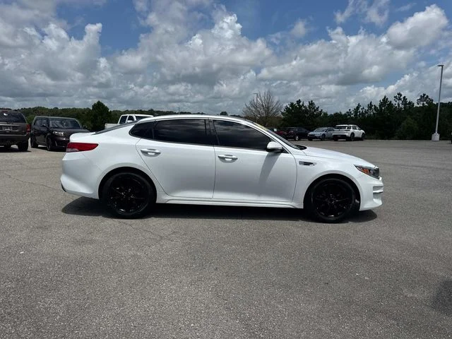 Used 2018 White Kia EX image 3