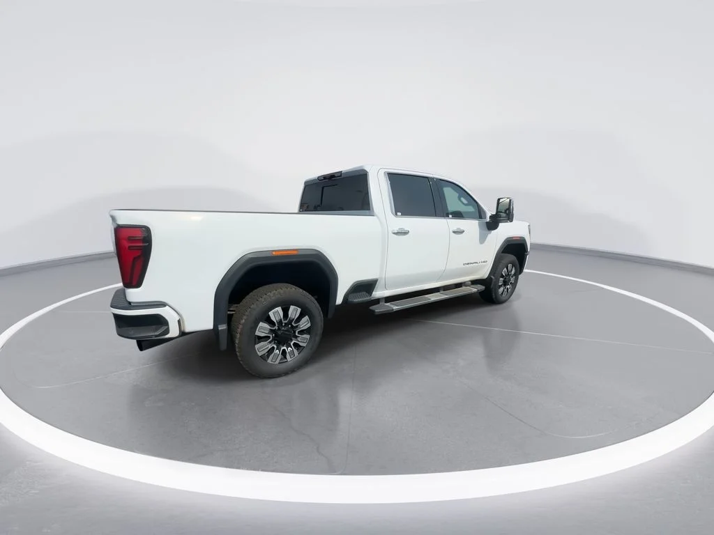 Used 2024 White GMC Denali image 8