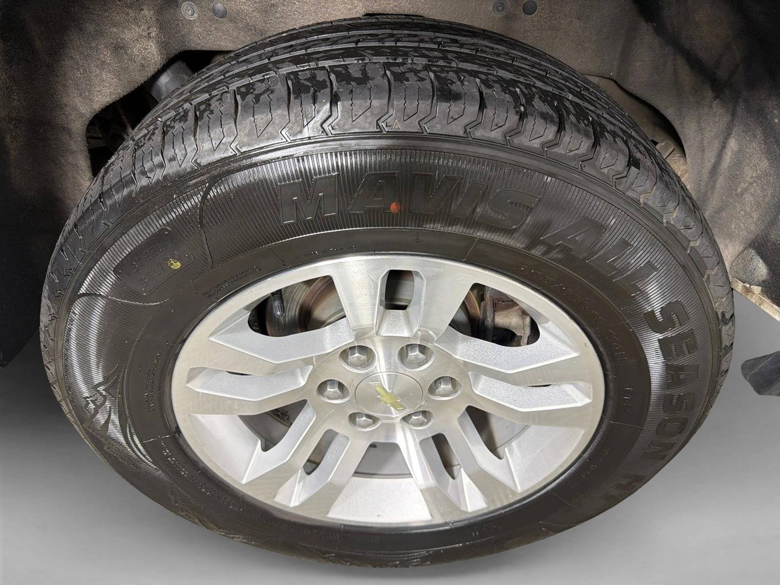Used 2019 White Chevrolet LT image 18