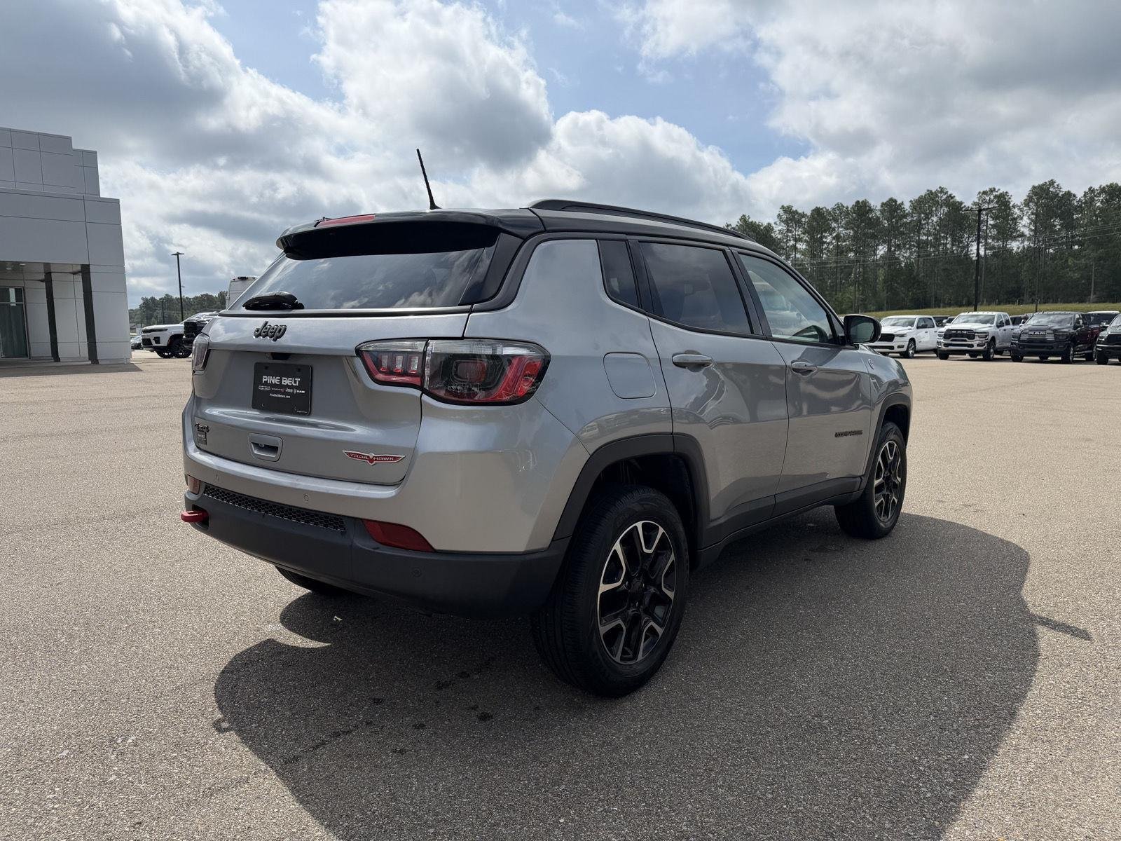 Used 2021 Billet Silver Metallic Clearcoat Jeep Trailhawk image 6