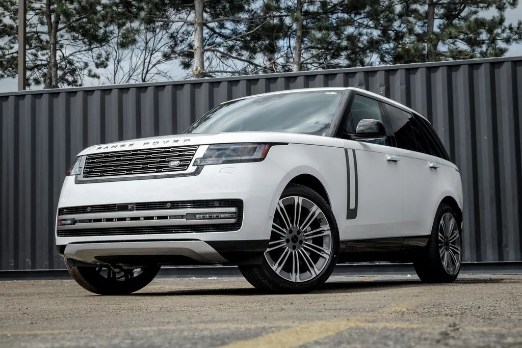 2026 Land Rover Range Rover 3.0 SE SWB's photo