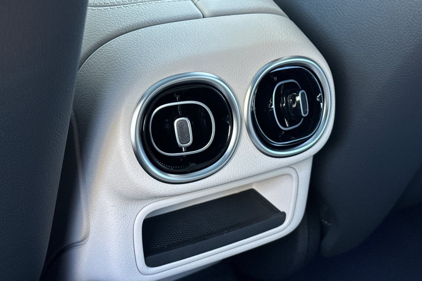 New 2027 Polar White Mercedes-Benz GLC 300 image 28
