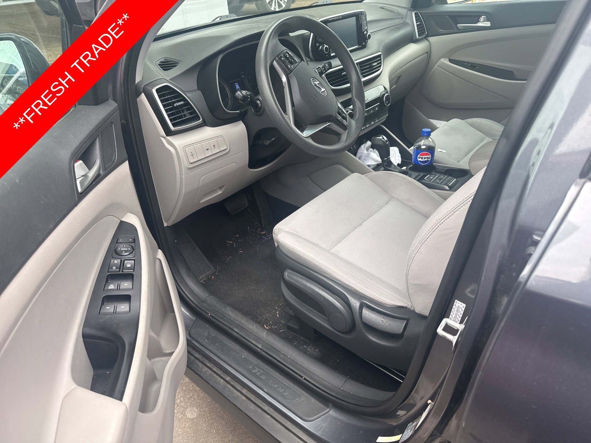 Used 2019 Gray Hyundai SE image 8
